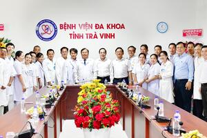 PHÓ BÍ THƯ TỈNH ỦY LÂM MINH ĐẰNG THĂM CHÚC MỪNG 70 NĂM NGÀY THẦY THUỐC VIỆT NAM