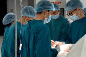 XỬ TRÍ THÀNH CÔNG TRƯỜNG HỢP TAI NẠN HI HỮU TẠI KHOA NGOẠI THẬN - TIẾT NIỆU