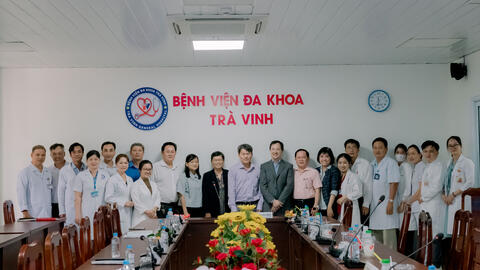 ĐOÀN CÔNG TÁC HỘI THẬN HỌC QUỐC TẾ (ISN) VÀ BỆNH VIỆN CHỢ RẪY, BỆNH VIỆN WESTMEAD (ÚC) LÀM VIỆC TẠI BỆNH VIỆN ĐA KHOA TRÀ VINH